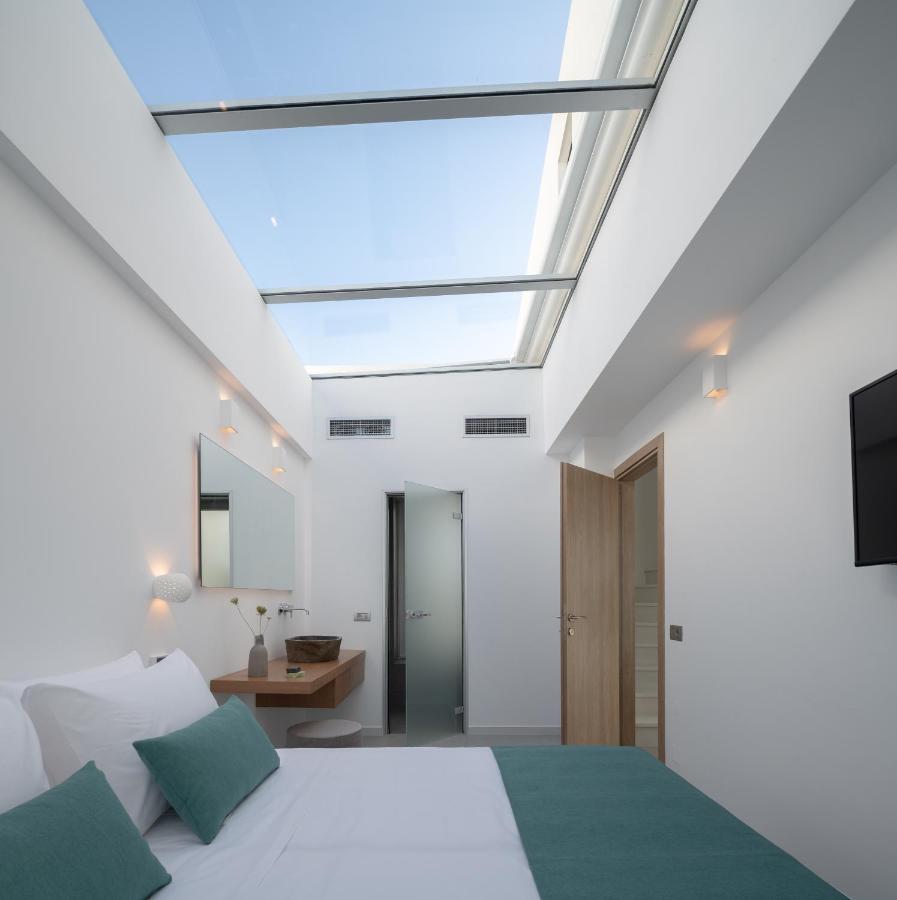 Zen Luxury & Suites, By Thinkvilla * הרסוניסוס